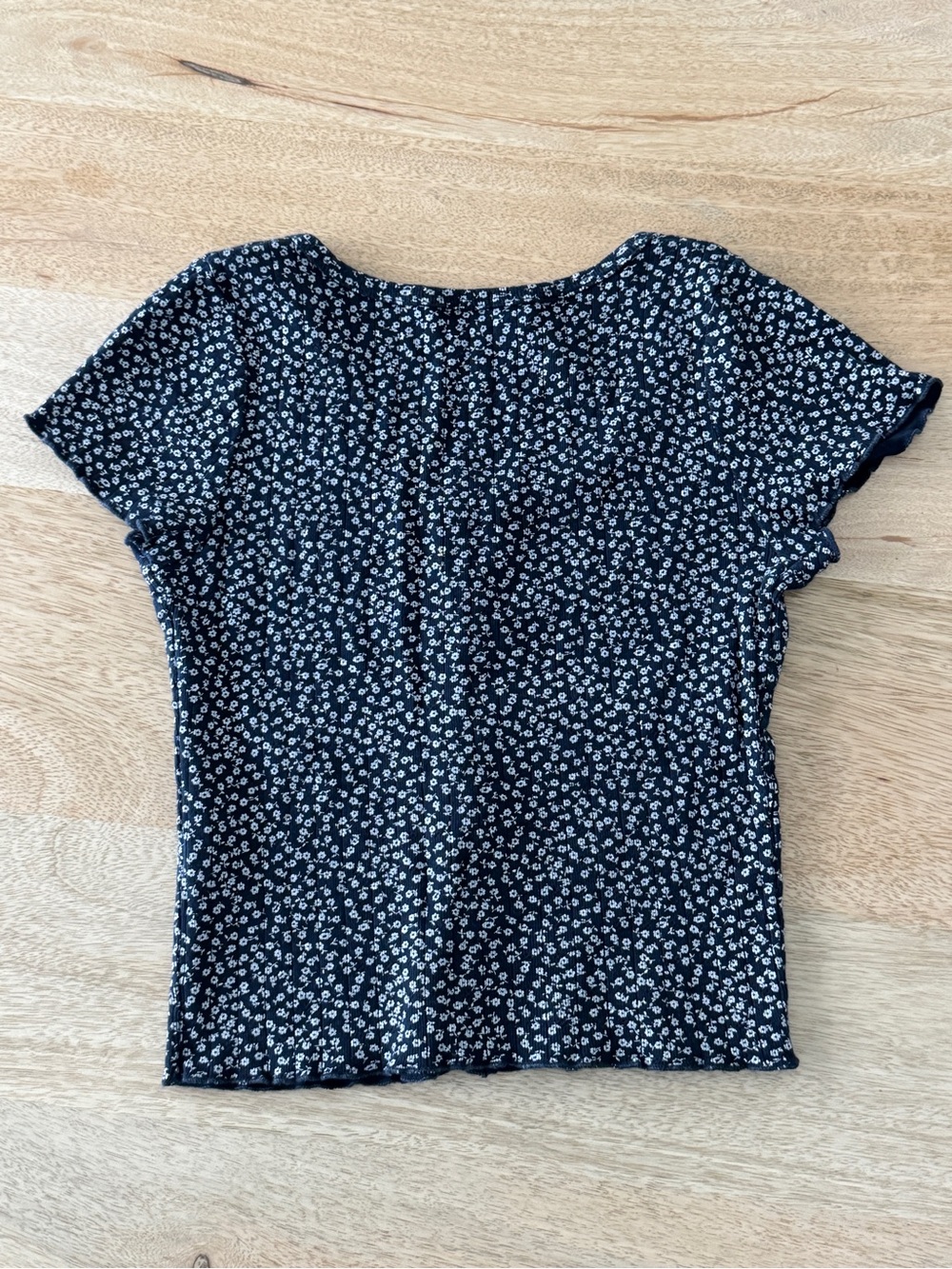 Brandy Melville Black Mini Daisy Button-Front Crop Top - Picture 2 of 4